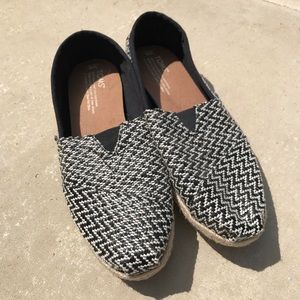 Black and White Toms